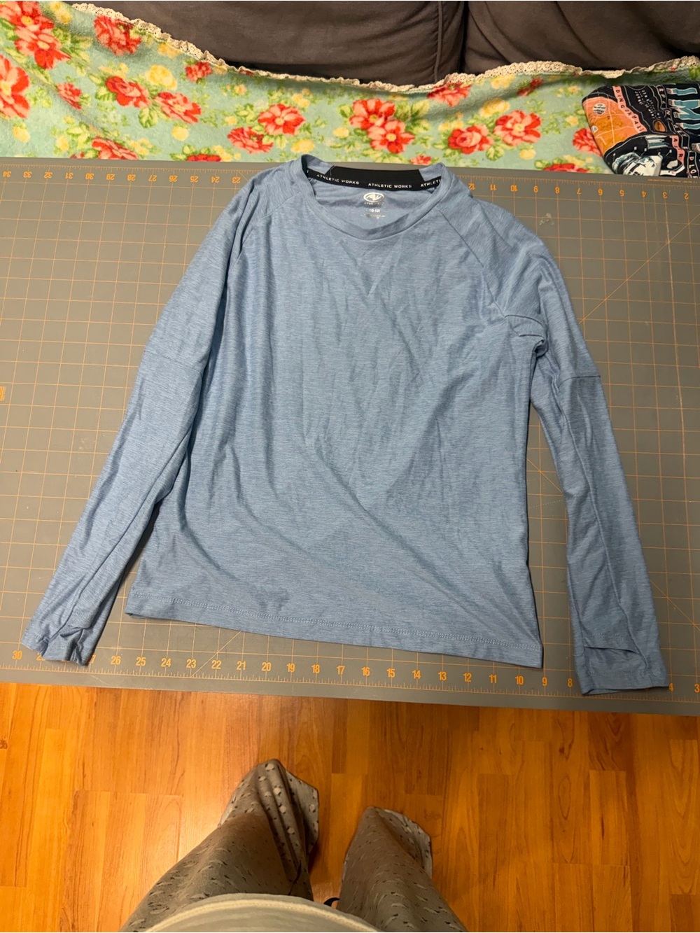 Kids Lightweight Long-Sleeve Crew in Light Blue thumb hole (L 10-12) Athletic